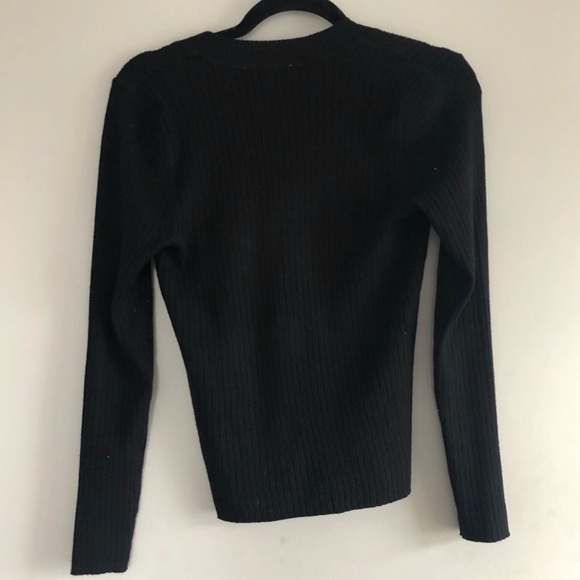 Small black button down sweater - Picture 2 of 2